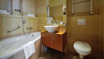Фото номера Представительский двухместный номер с 1 кроватью Отель Hotel Diament Vacanza Katowice - Siemianowice г. Семяновице-Слёнске 5