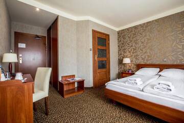 Фото номера Стандартный двухместный номер с 1 кроватью Отель Hotel Diament Vacanza Katowice - Siemianowice г. Семяновице-Слёнске 2